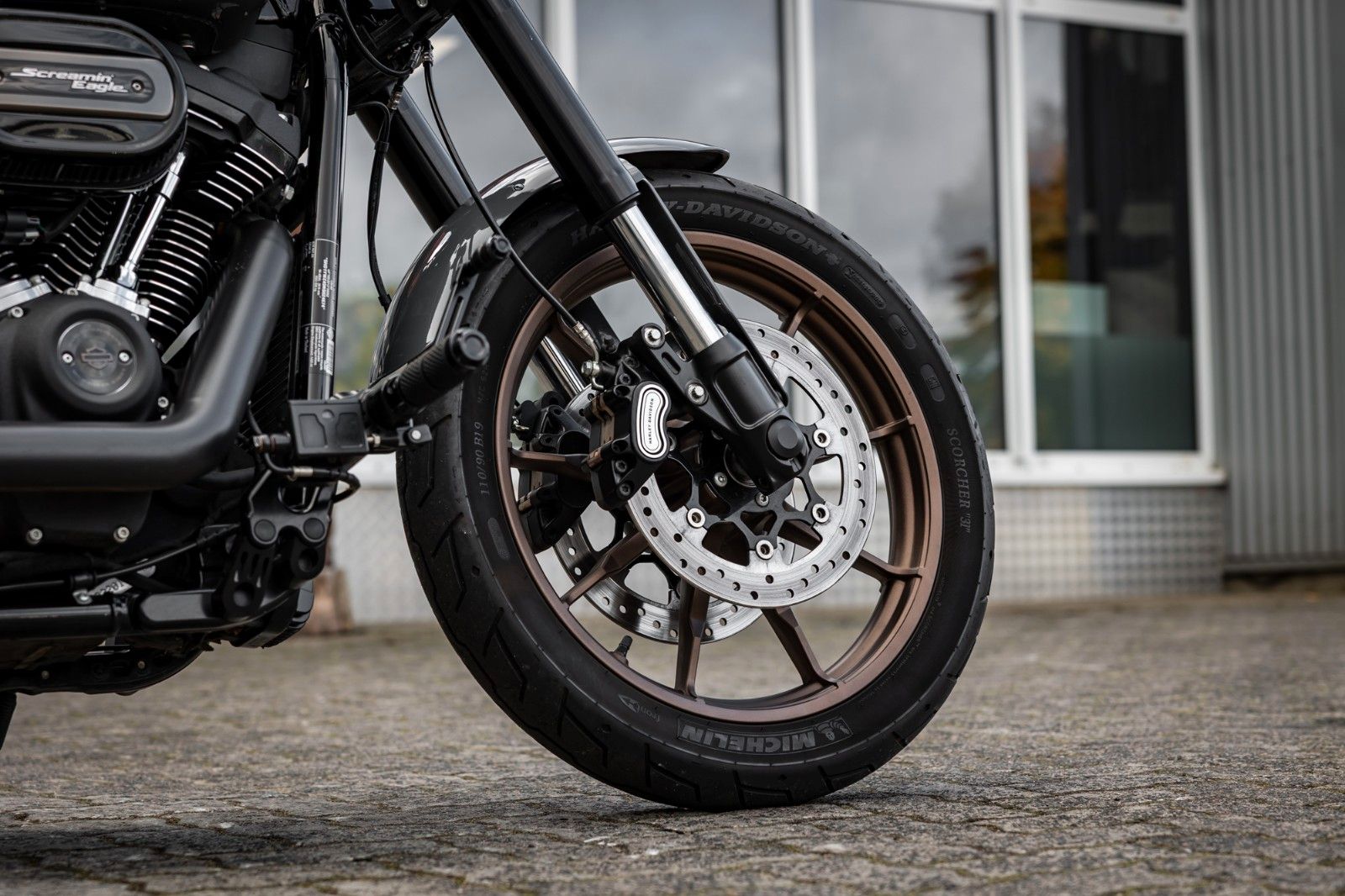 Fahrzeugabbildung Harley-Davidson FXLRS LOW RIDER S 117 CUI - JEKILL&HYDE -