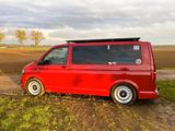 Volkswagen T6 Multivan - rote Volkswagen T6 Multivan