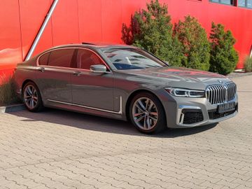 BMW 750 - 2