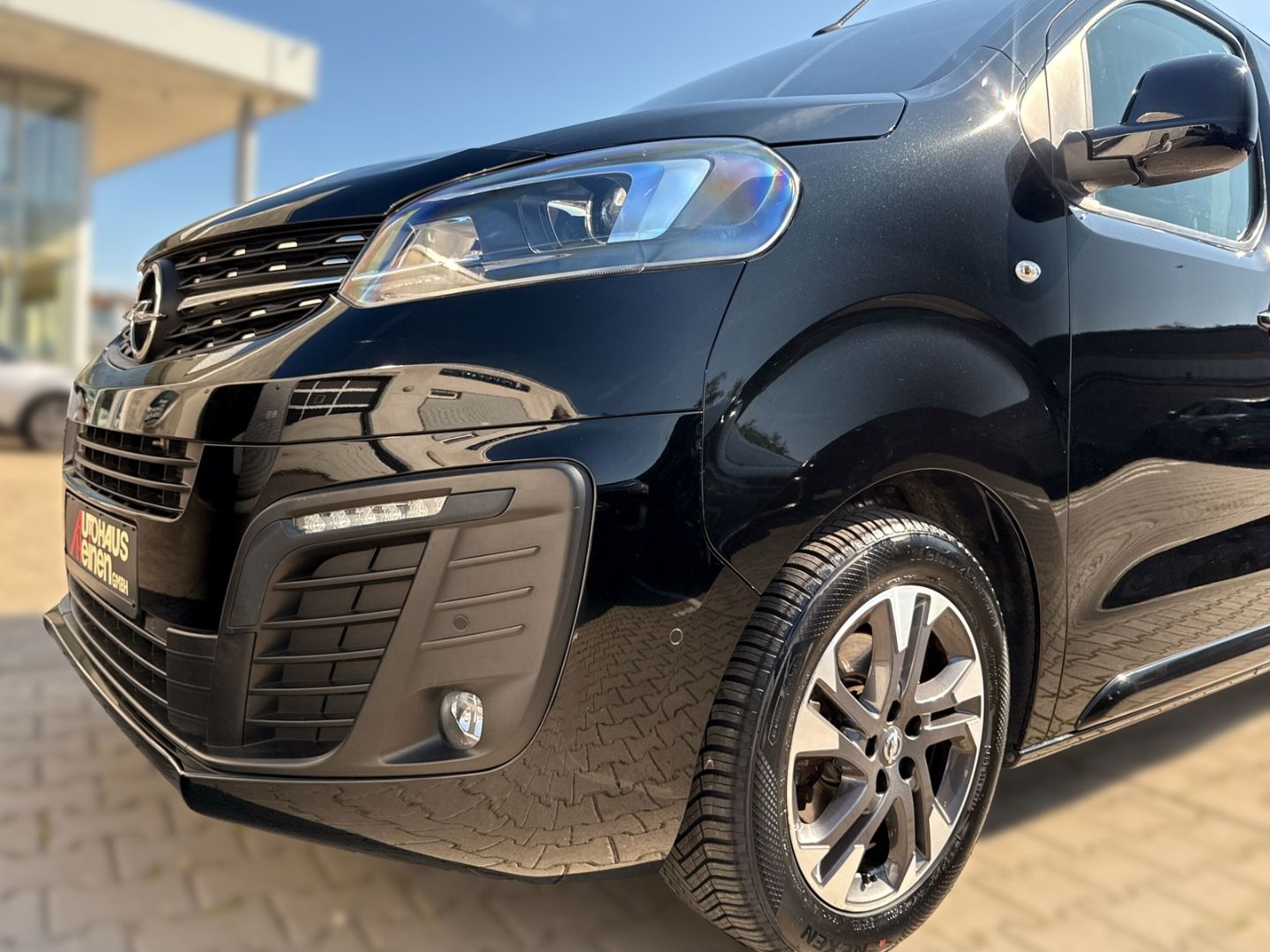 Fahrzeugabbildung Opel Zafira Tourer M 2.0 D EU6d-T Life HUD Navi Leder