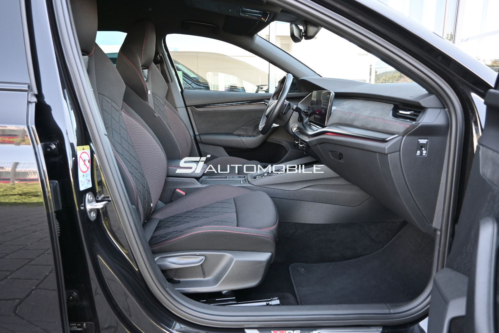 Fahrzeugabbildung SKODA Octavia 2.0 TDI DSG RS COMBI °ACC°AHK°HEAD-UP°