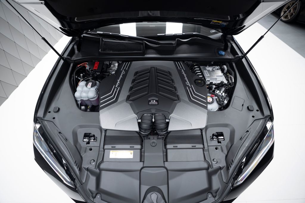 Urus 4.0 V8 SE 2026 BLACK/YELLOW AKRAPOVIC CARBO - Bild 33