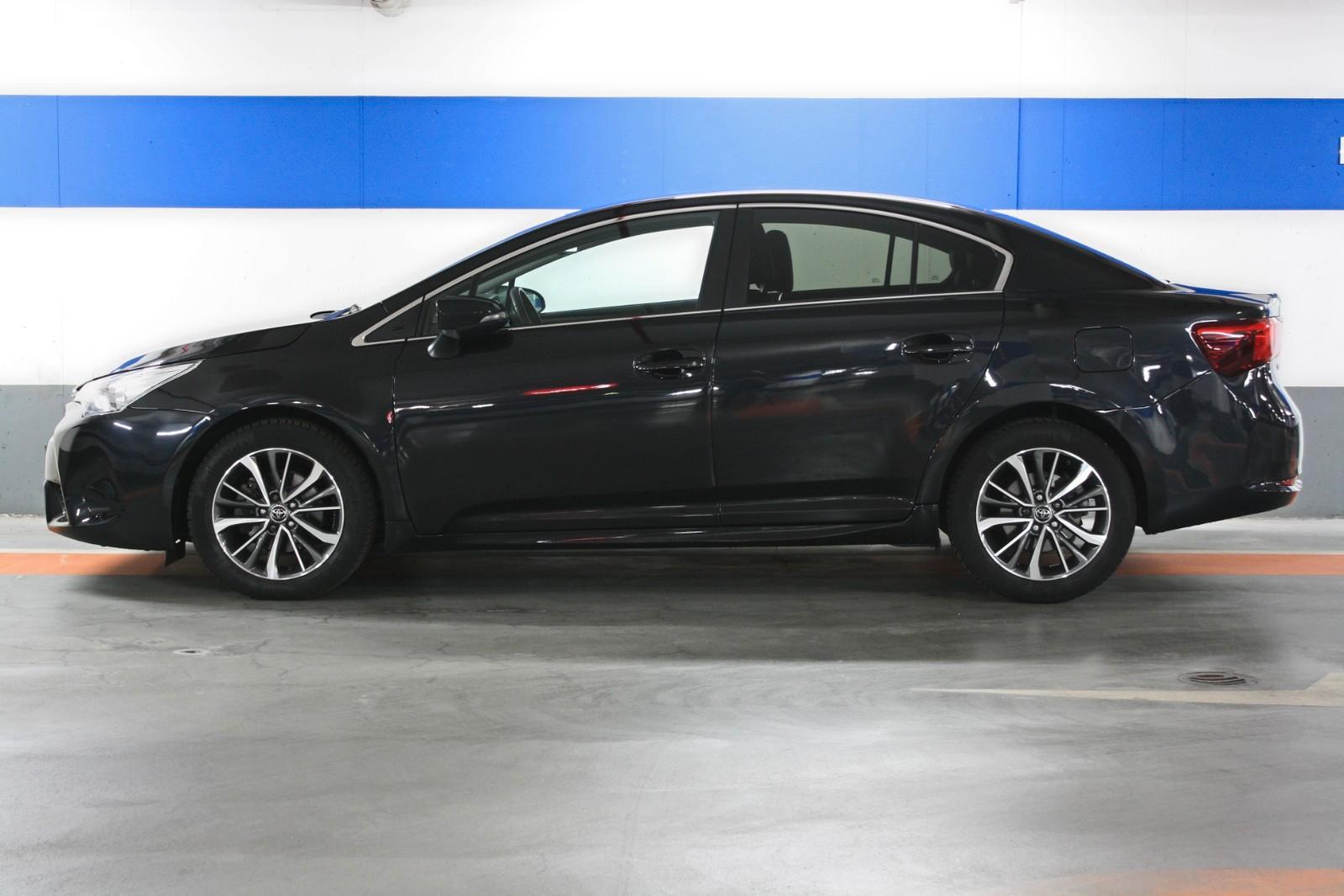 Toyota Avensis 1,8L Business Edition 4-Türig LEDER