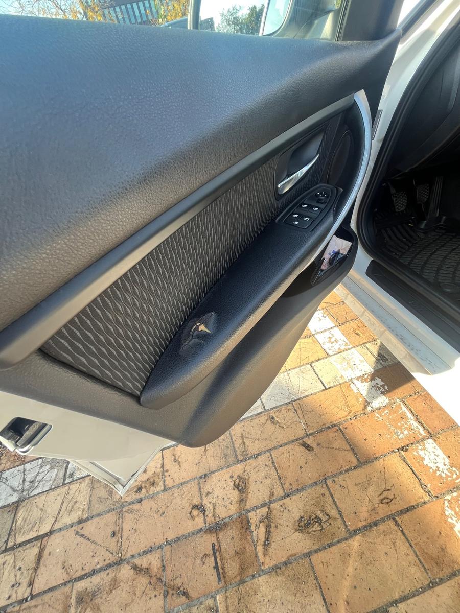 BMW 320 2015 — photo 12