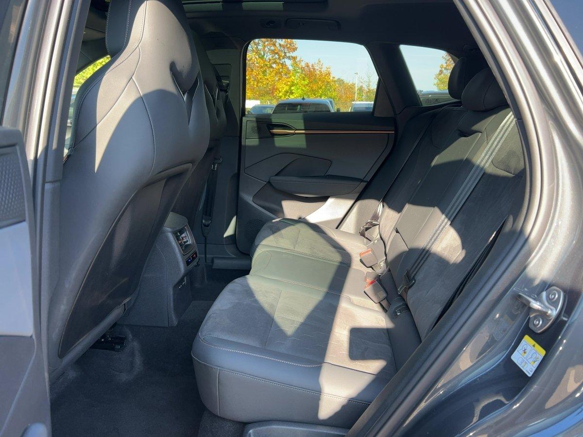 Cupra Terramar 1.5 eTSI DSG MATRIX+AHK+ACC+PANO+HUD+36