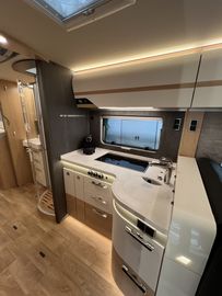HYMER  ERIBA  HYMERCAR B-Klasse ML I 880 *Aktion Hubstützenanlage*