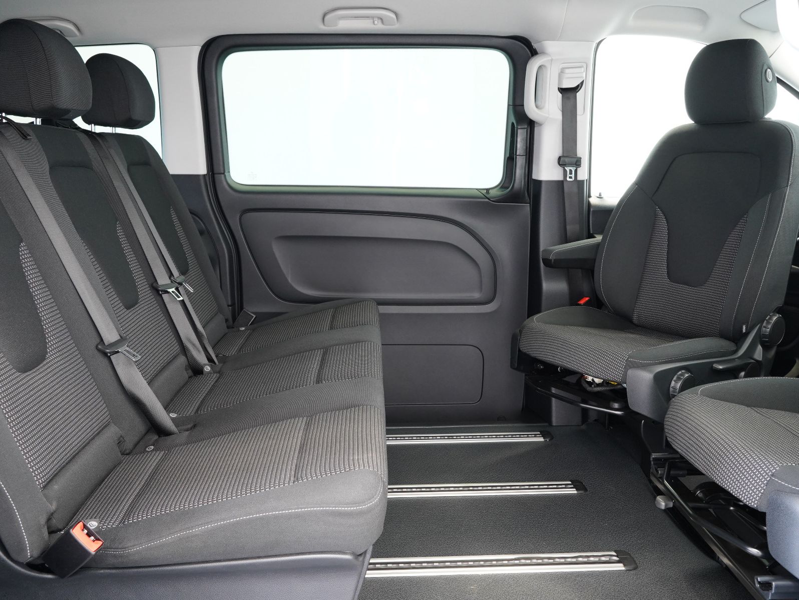 Fahrzeugabbildung Mercedes-Benz Vito Tourer 119 CDI Pro 4x4 lang PÖSSL VANSTAR