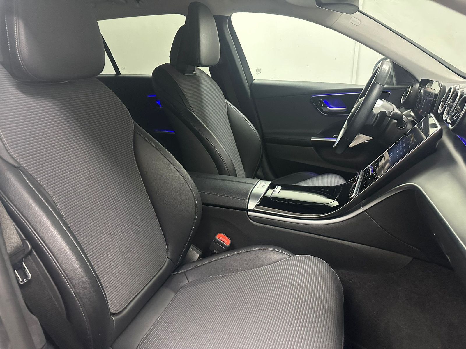 Fahrzeugabbildung Mercedes-Benz C 300 e T Autom.*LED*KAMERA*DISTRO*AMBILIGHT