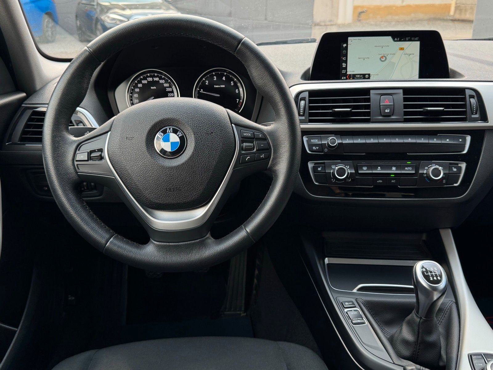 Fahrzeugabbildung BMW 116i F20 Advantage Navi LED PDC SHZ