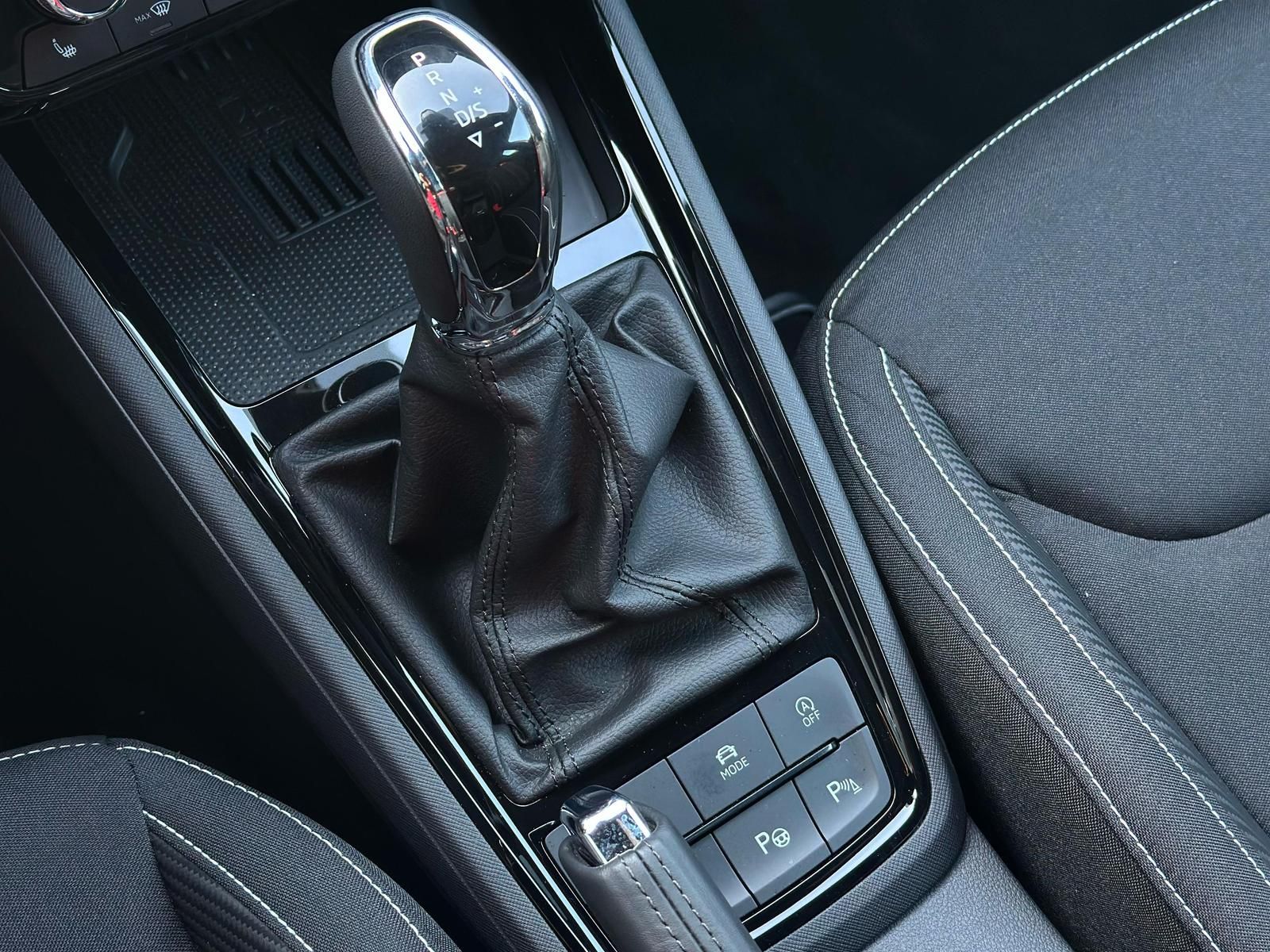 SKODA Kamiq 1.5TSI MONTE CARLO MATRIX#ACC#SPUR#PANO#FH - Image 15