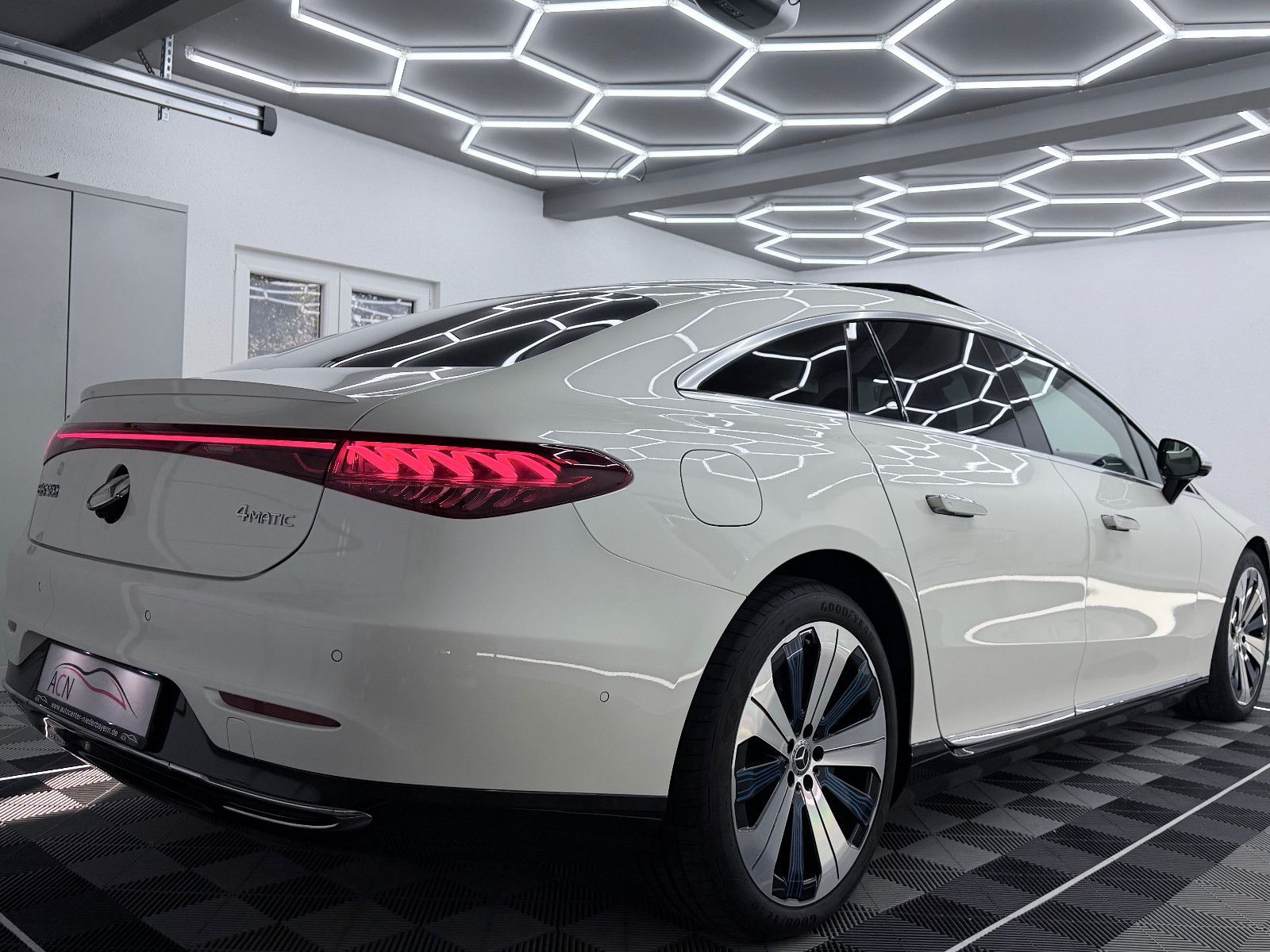 Fahrzeugabbildung Mercedes-Benz EQS EQS 580 4Matic/BURMESTER/HuD/PANO/98,5% SOH