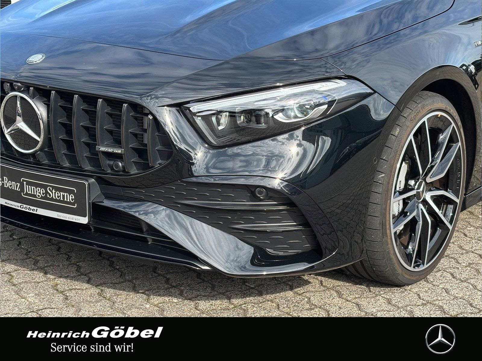 Fahrzeugabbildung Mercedes-Benz AMG A 35 HEAD-UP*PANO*BURMESTER*DISTRONIC*360°*