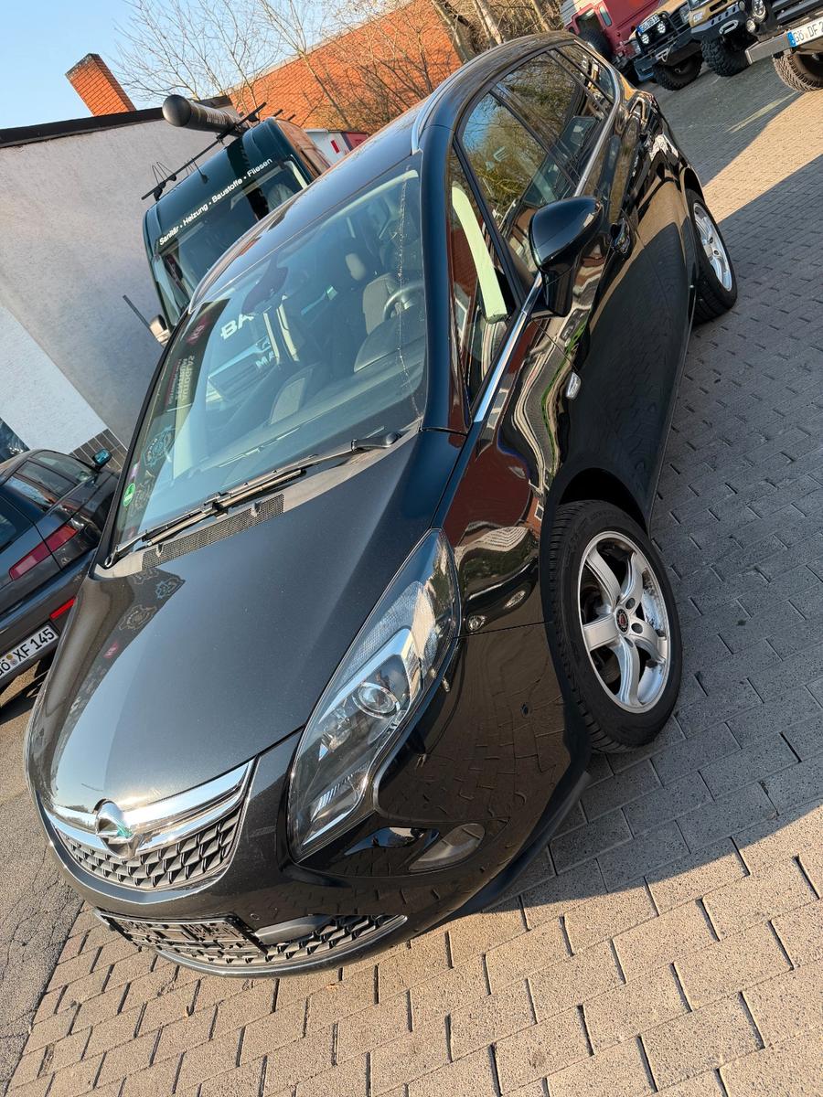 Opel Zafira Tourer 2.0