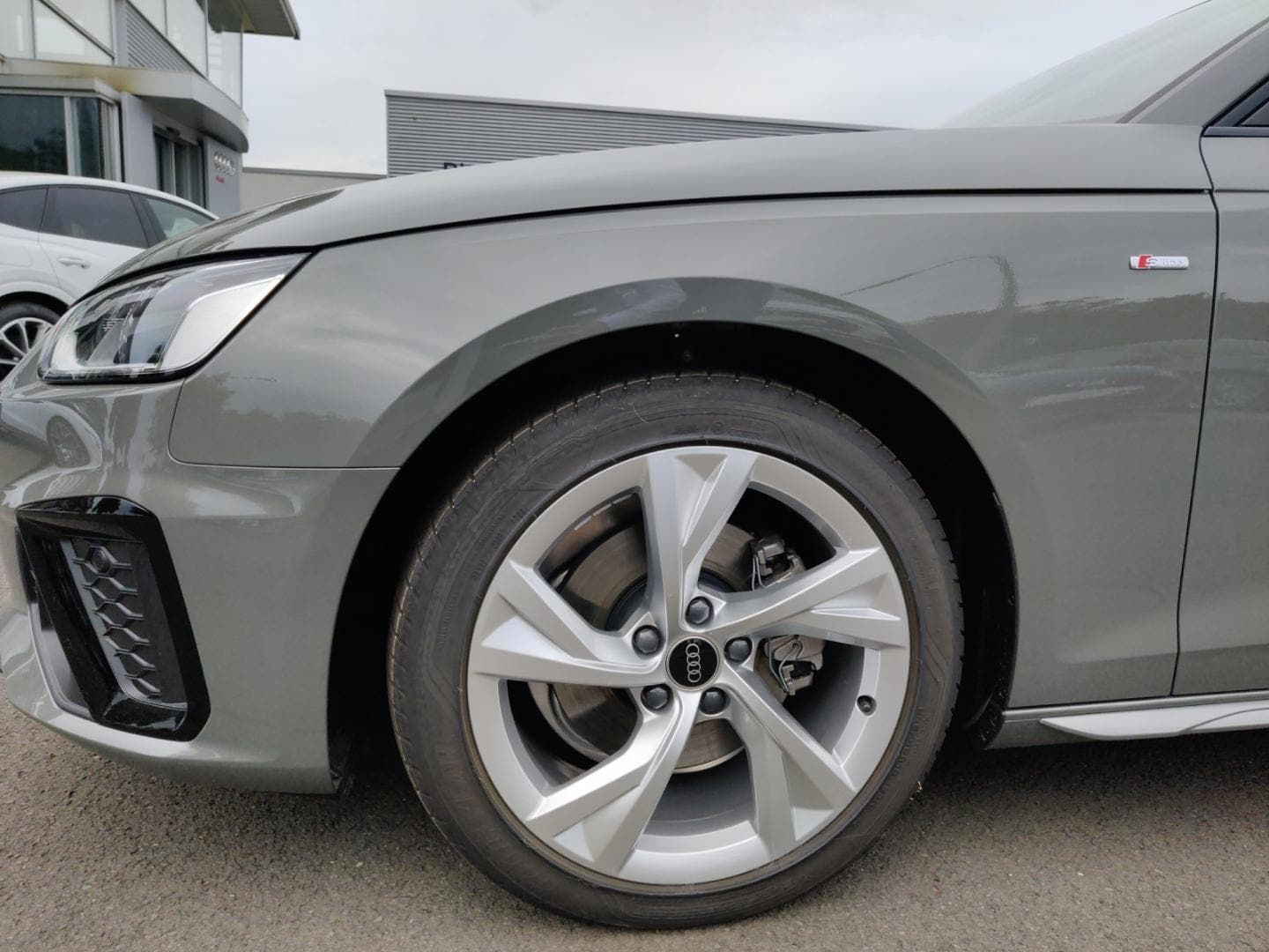 Fahrzeugabbildung Audi A4 Avant S line 35 TFSI, S tronic, Businesspak,