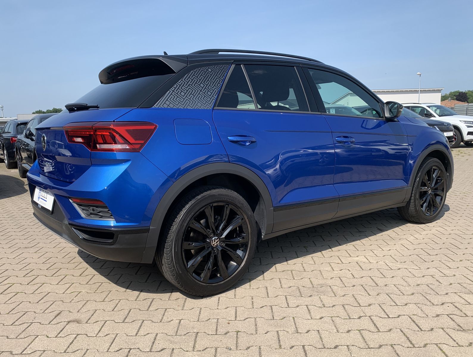 Fahrzeugabbildung Volkswagen T-Roc 1.5 TSI*Sport*LED*ACC*Spur*Navi*SHZ*