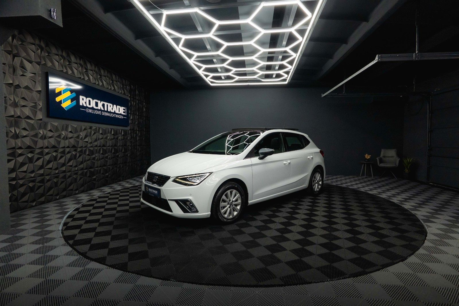 Fahrzeugabbildung SEAT Ibiza Xcellence Sport DSG *LED*Panorama*Kamera*