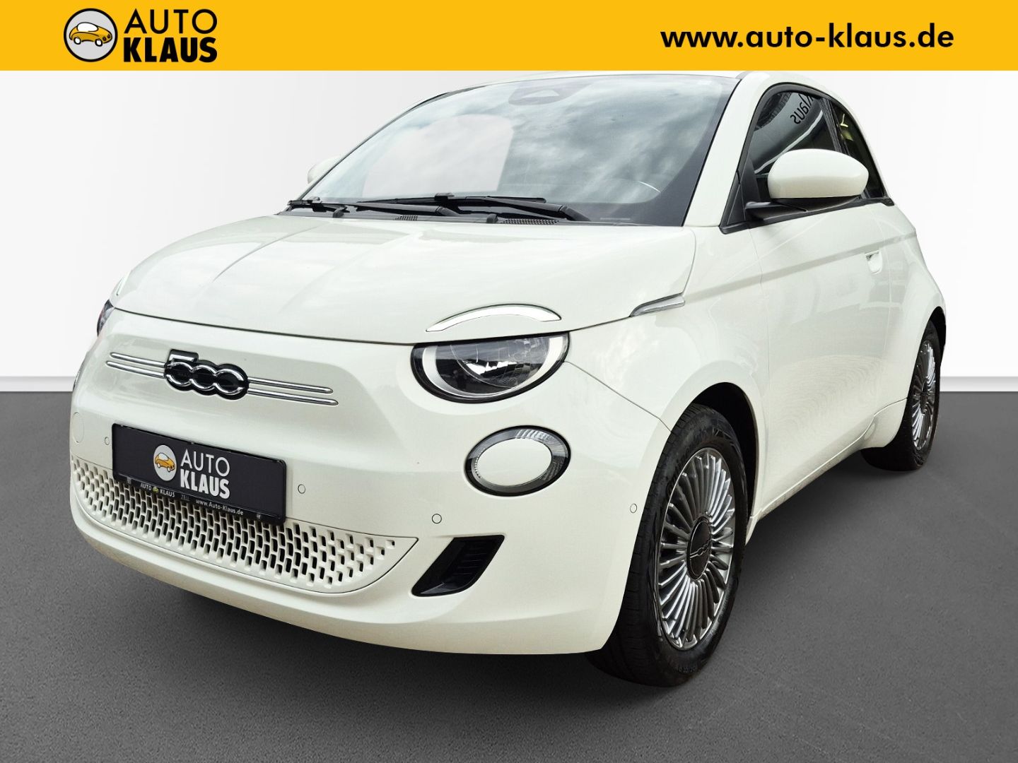 Gebrauchtwagen Fiat 500e 500e Sitzheizung Rückfahrkam LM Klima PDC Blueto in Zell/Mosel
