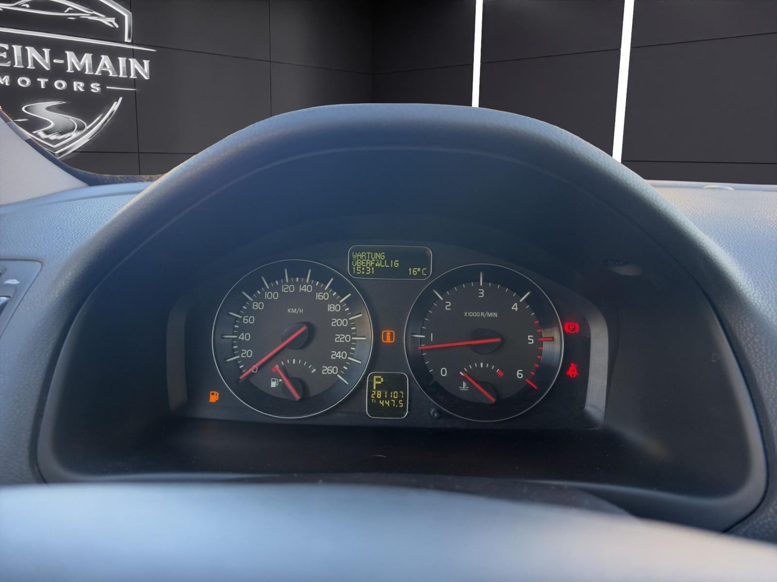 Volvo V50 2010 — photo 11