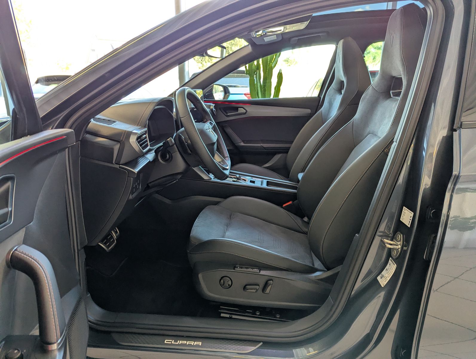 Fahrzeugabbildung CUPRA Leon 1.5 eTSI DSG Skyline Dinamica Memory AHK 19