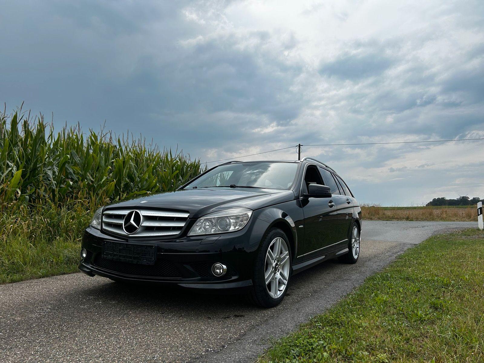 Mercedes-Benz C200 2009 — rear view