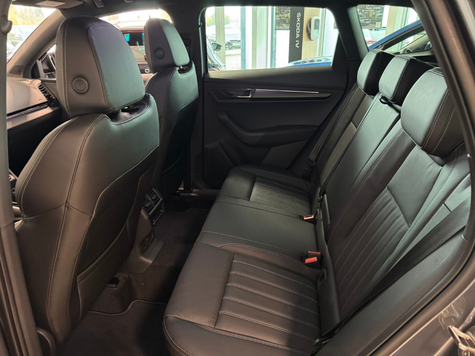 Fahrzeugabbildung SKODA Karoq Sportline 1.5TSI DSG*Matrix*Leder*