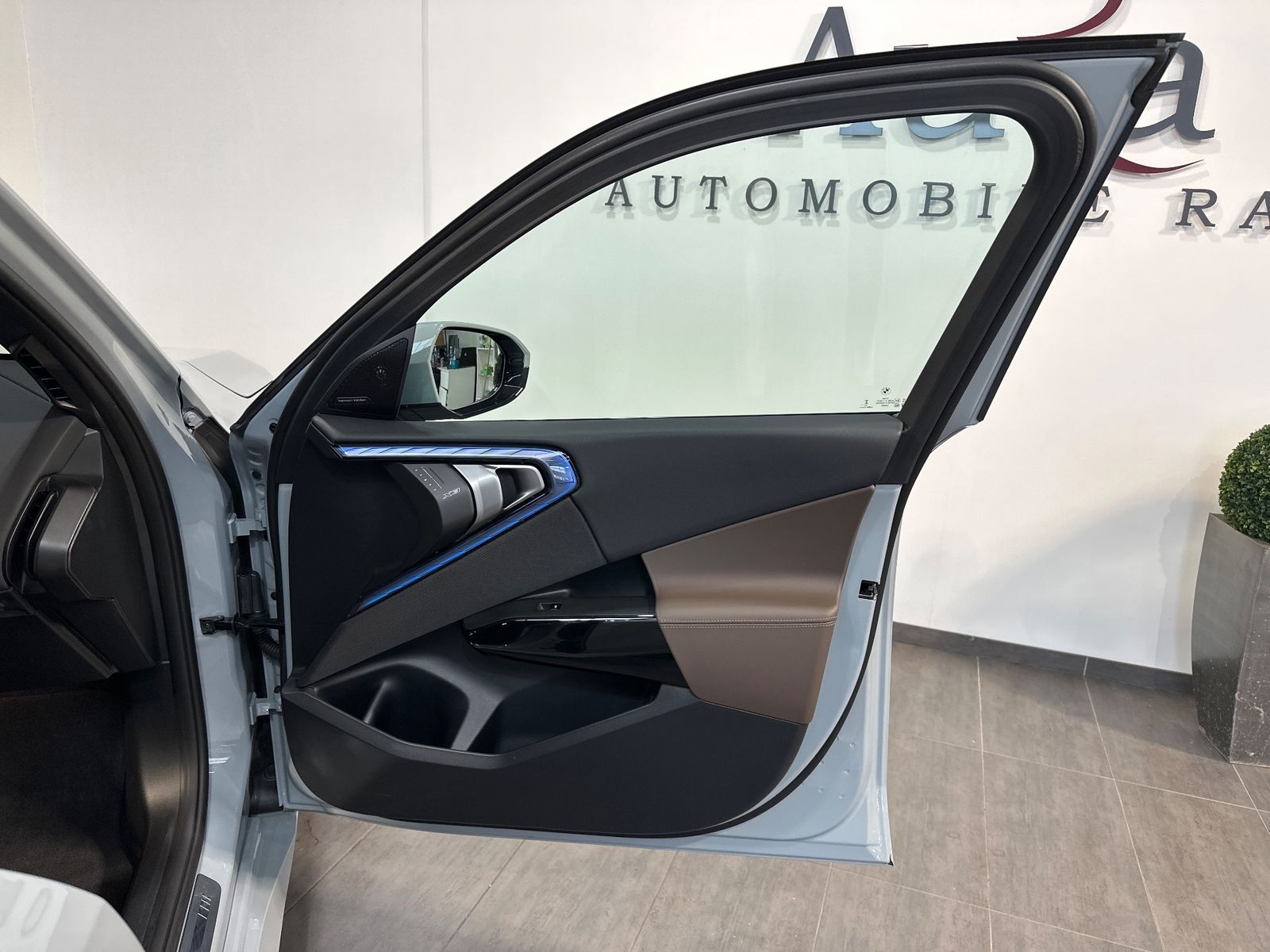 Fahrzeugabbildung BMW X3 40d xDrive M-Sport NAV+LED+PANO+AHK+STHZG