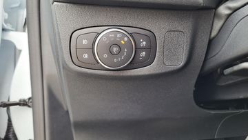 Fahrzeugabbildung Ford Focus Turnier Titanium