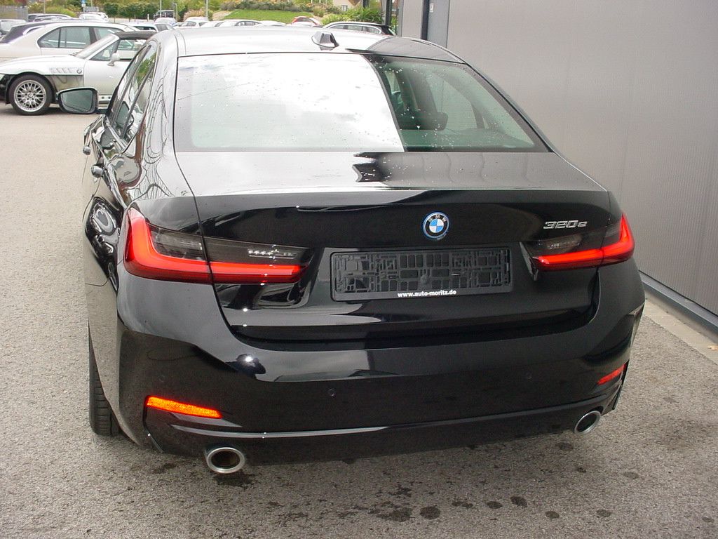 BMW 320E *Curved Display*PDC*Navi*LED foto 6