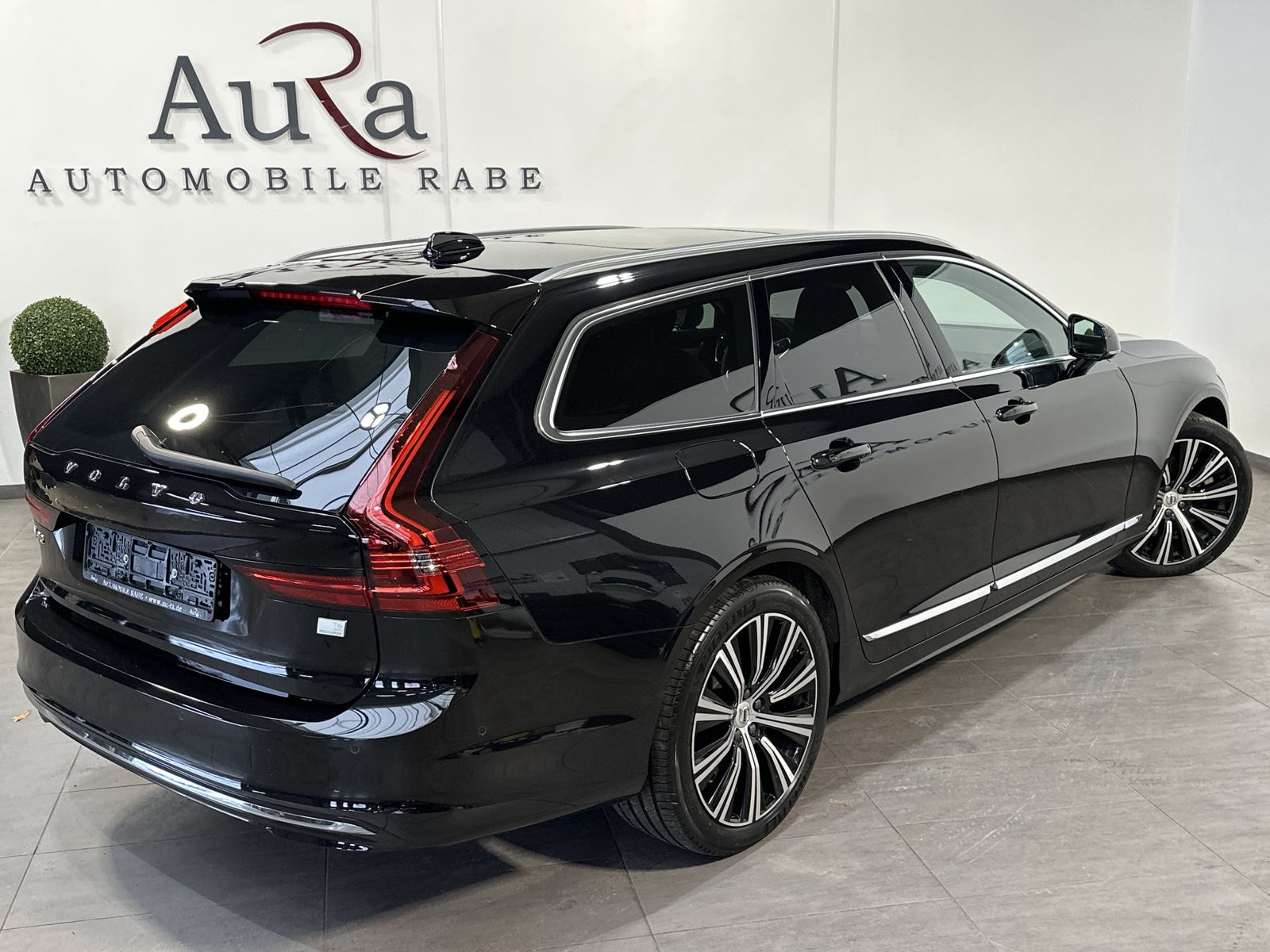 Fahrzeugabbildung Volvo V90 T6 AWD Plus Bright NAV+LED+360°+H&K+PANO+VC