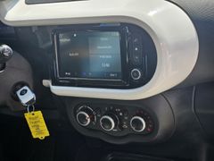 Fahrzeugabbildung Twingo Intens 0.9 TCe 90 EDC  Rückfahrkamera FAC