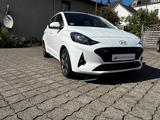 Hyundai i10 Trend AUT SHZ NAV BT KAM ALU - Hyundai i10 mit Benzin-Antrieb: Automatik