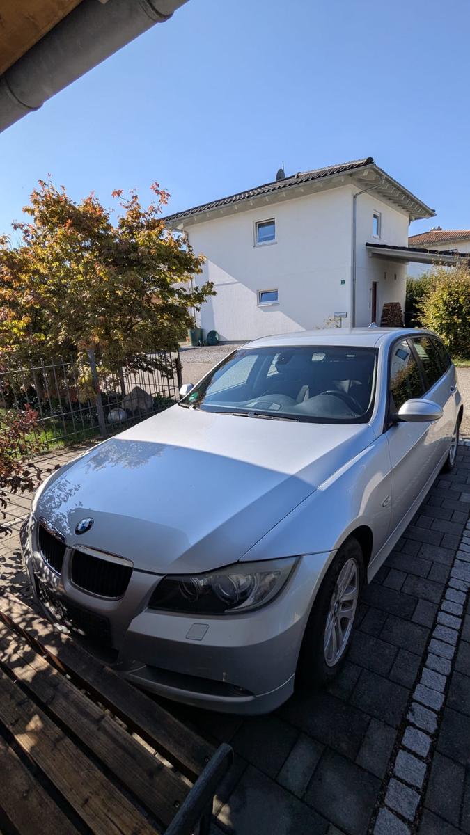 BMW 320 2006 — interior