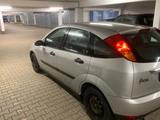 Ford Focus Ghia Front. u. Heckscheibenheiz... - Ford Focus aus 2001: Ghia