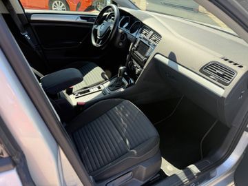 Volkswagen Golf - 11