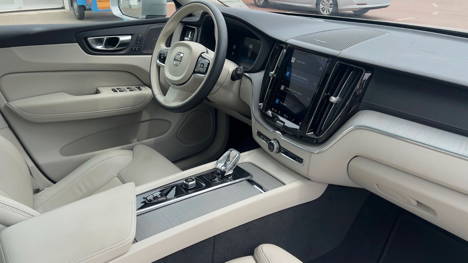 Fahrzeugabbildung Volvo XC60 B5 D Ultimate Bright AWD*AHK*STHZG*Massage*