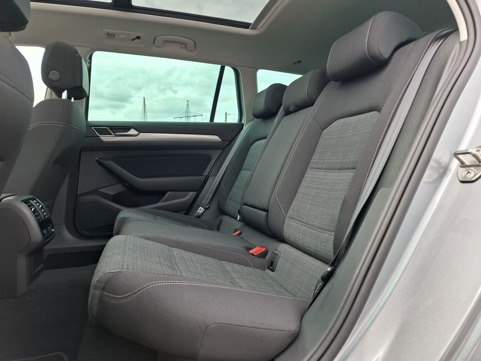 Fahrzeugabbildung Volkswagen Passat 2.0 TDI Business DSG PANO*AHK*ACC*KAMERA