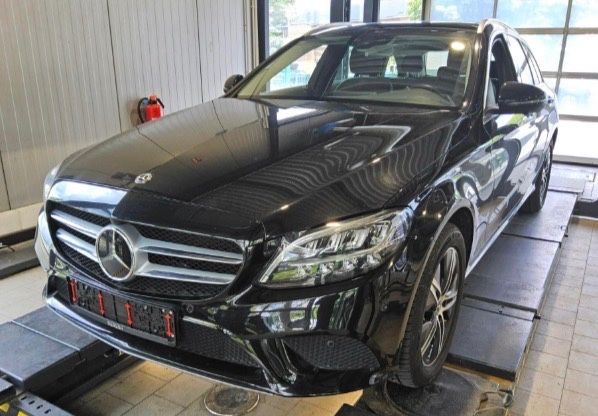 Mercedes-Benz C 200 T 4Matic 9G Avantgarde *DISTR*AHK*PANO*360 imagem 2