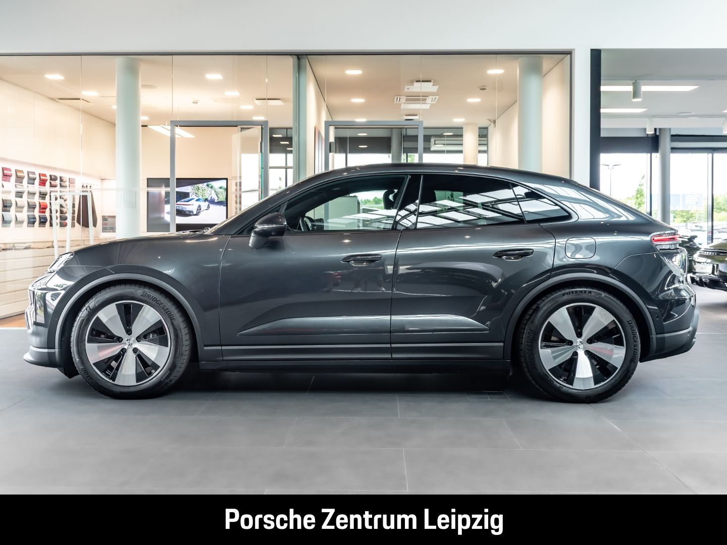 Porsche Macan Electric 4 Luft Leder Matrix AHK 360Grad imagem 2
