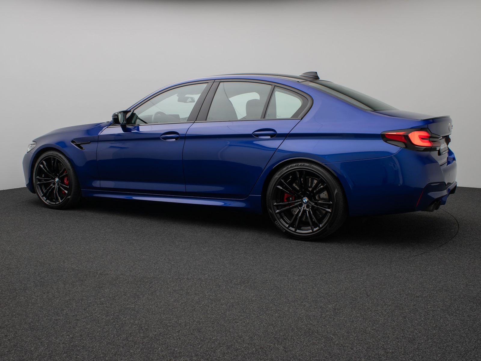 Fahrzeugabbildung BMW M5 Competition xD 360°HUD DAB B&W SoftCl Komfort