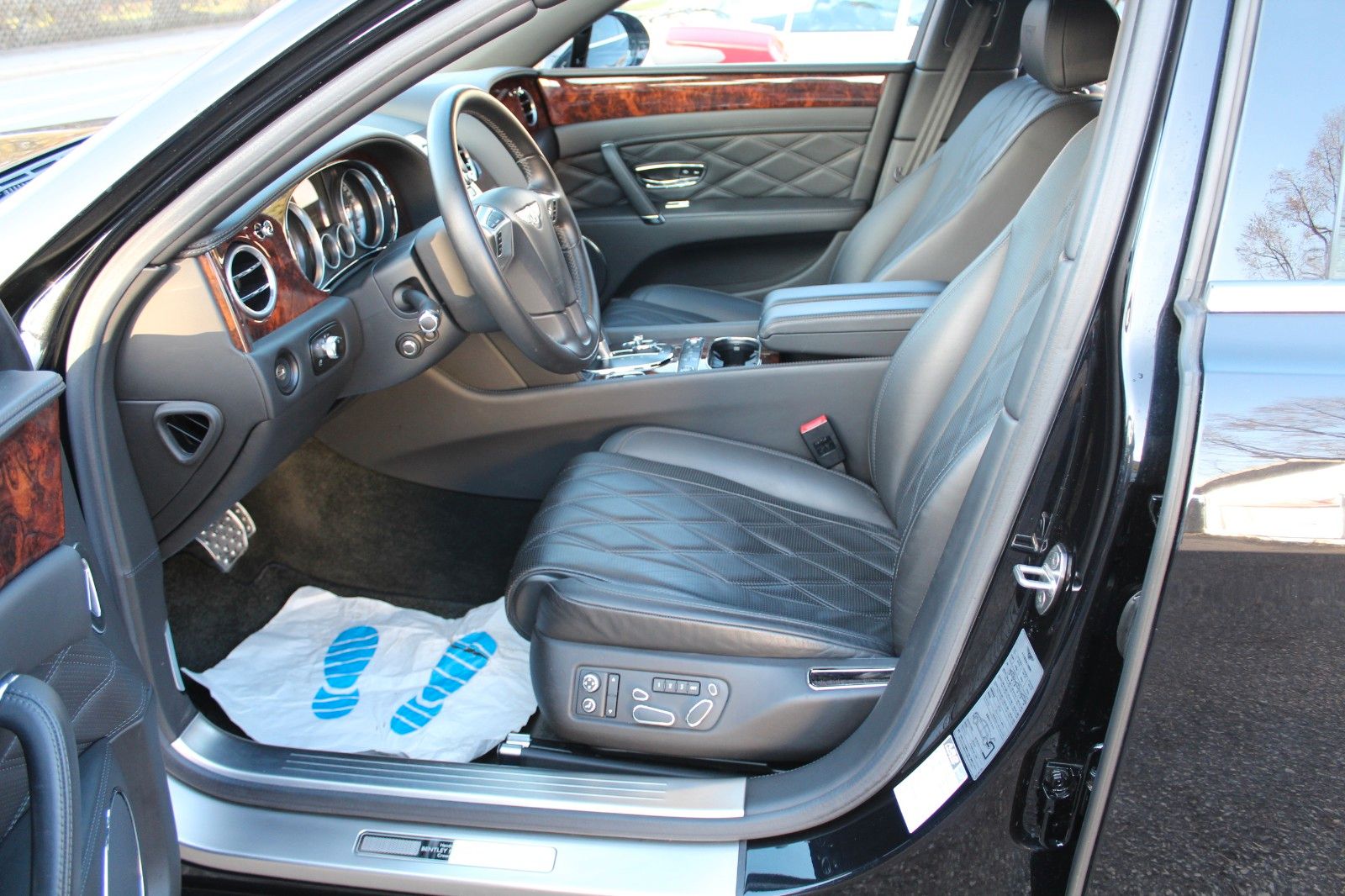 Flying Spur 6.0 W12 Muliner Ausstattung!