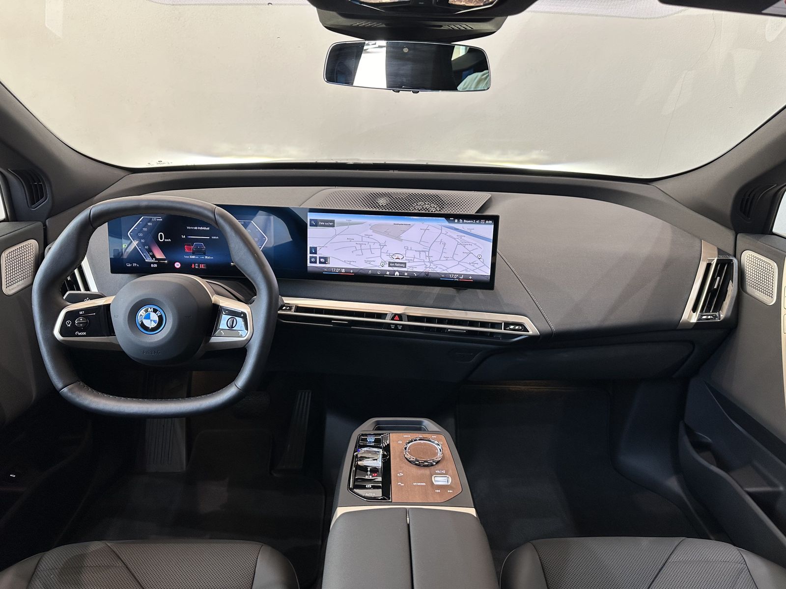 Fahrzeugabbildung BMW iX xDrive50 Panorama Glasdach Sky Lounge B&W Sur