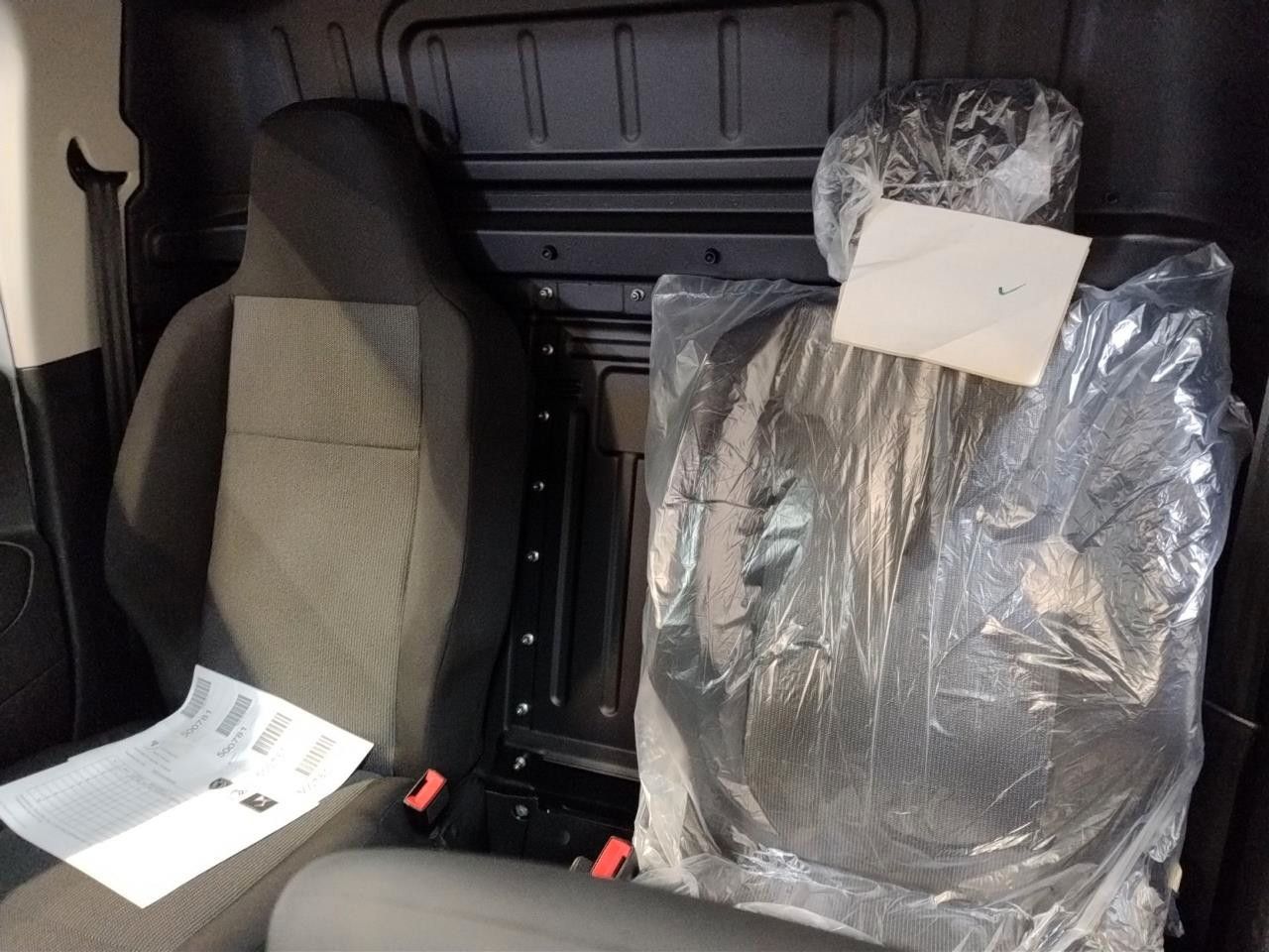 Fahrzeugabbildung Opel Combo-e Cargo 7,4KW/KLIMA/PDC/50kwh/KAMERA/NAVI