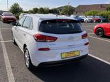 Hyundai i30 1,4 Select Klima 15"Zoll Alu - Hyundai in Kassel