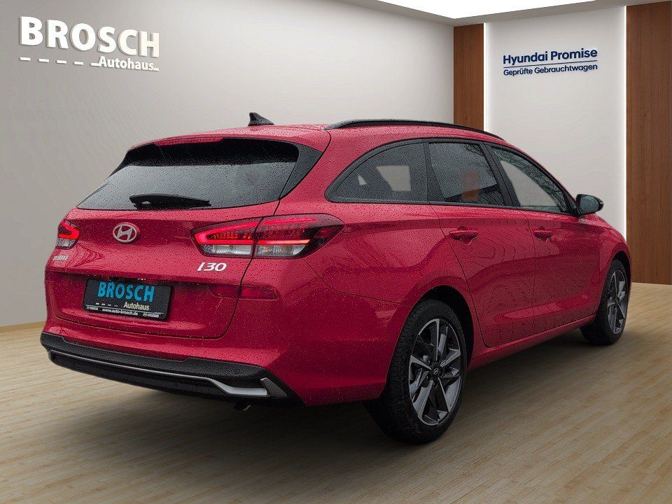 Fahrzeugabbildung Hyundai i30 KOMBI 1.5T 48V ADVANTAGE GARANTIE-08/29 NAV+