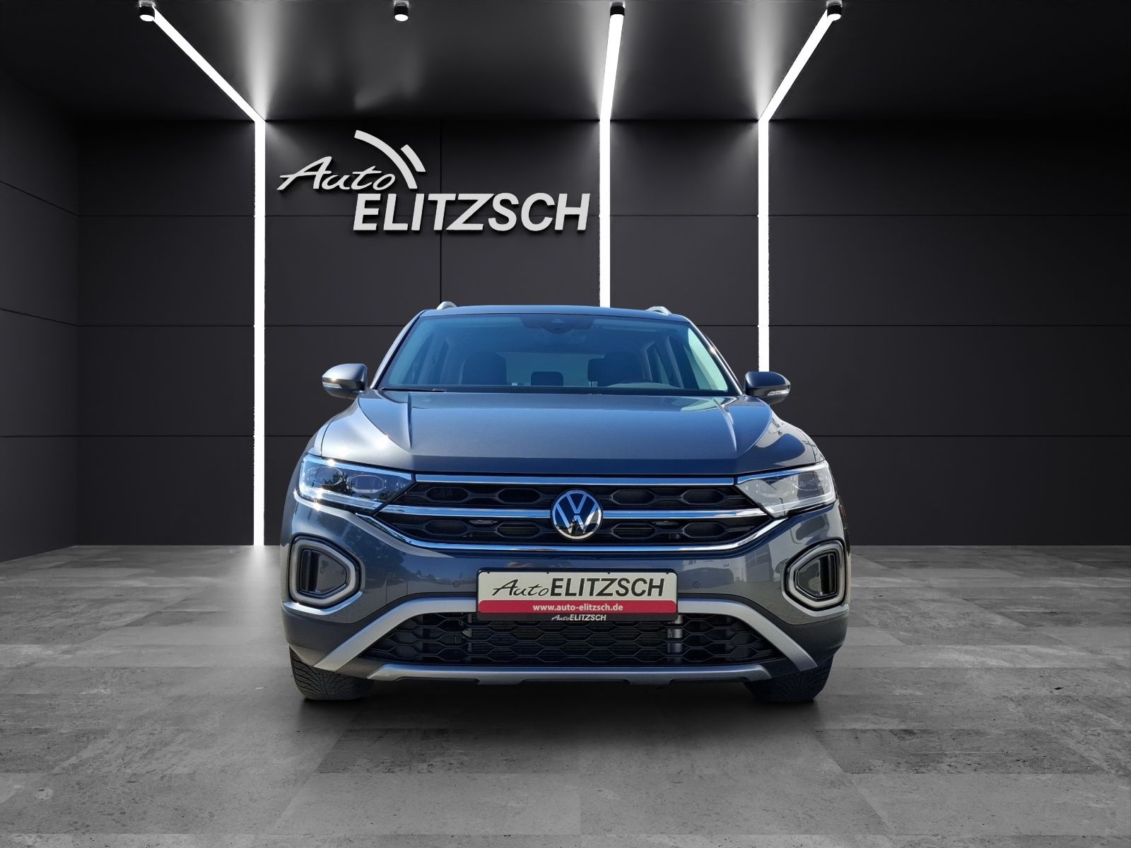 Fahrzeugabbildung Volkswagen T-Roc TSI Style DSG LED Kamera ACC AID SH LM
