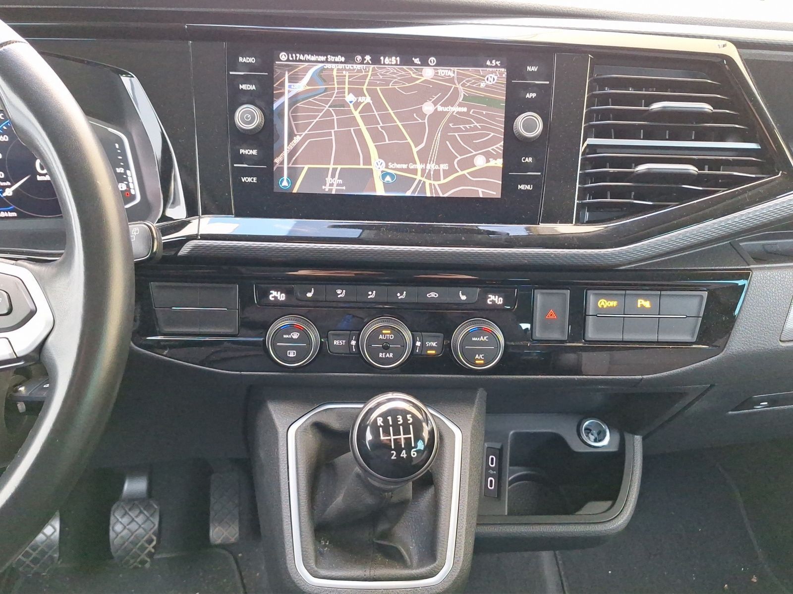 Volkswagen T6 Multivan - Bild 10