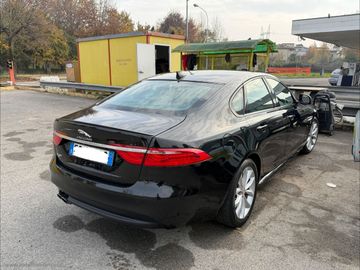 Jaguar XF - 4