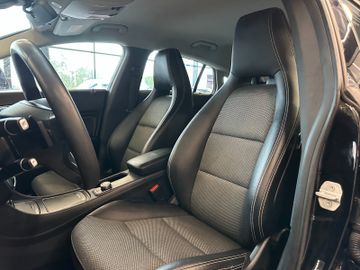 MYAUTOCENTER – Gebraucht- und Jahreswagen mit Werkstattservice in Pfaffenhofen Mercedes-Benz CLA 200 Shooting Brake *TEMPOMAT*NAVI*KLIMA*