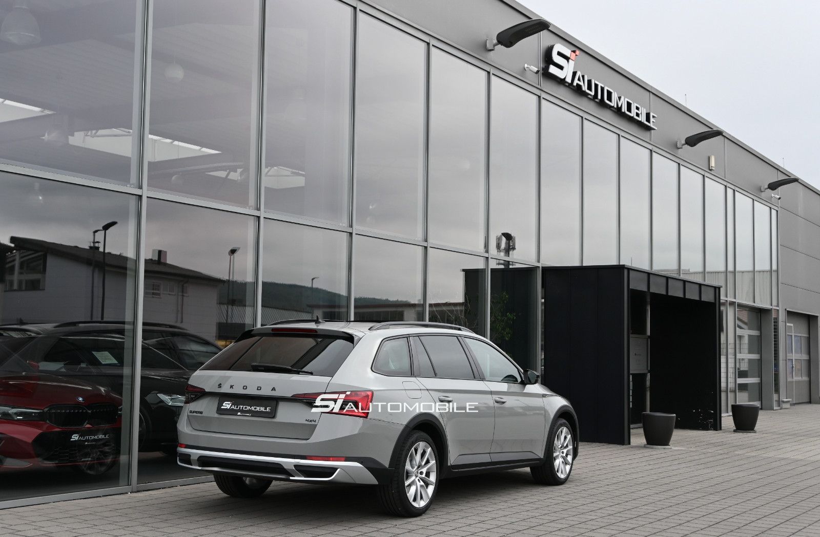 Fahrzeugabbildung SKODA Superb 2.0 TDI DSG 4x4 SCOUT Combi °ACC°AHK°STHZ