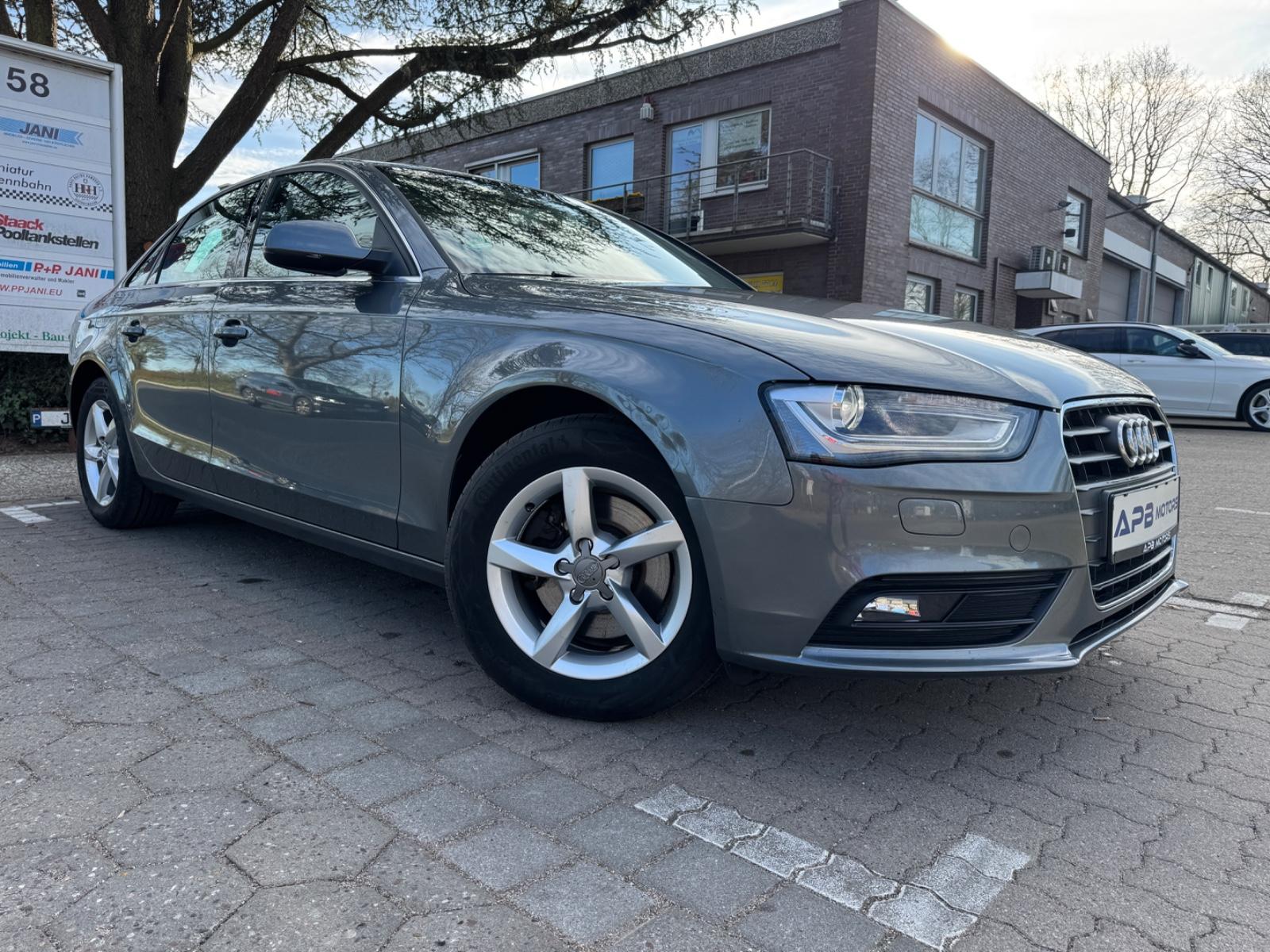 Audi A4 2.0 TDI AMBIENTE BI-XENON NAVI AHK SHZ 8x ALU